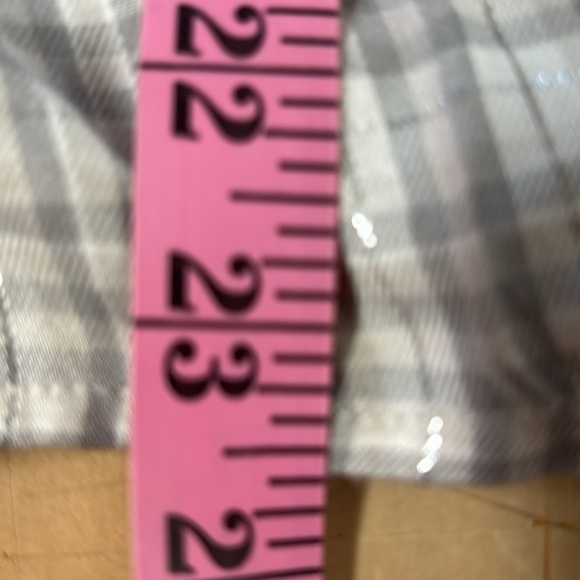 Lane Bryant Gray Plaid Women's Top.  Silver Colored Thread Throughout Size 20. - Picture 9 of 13